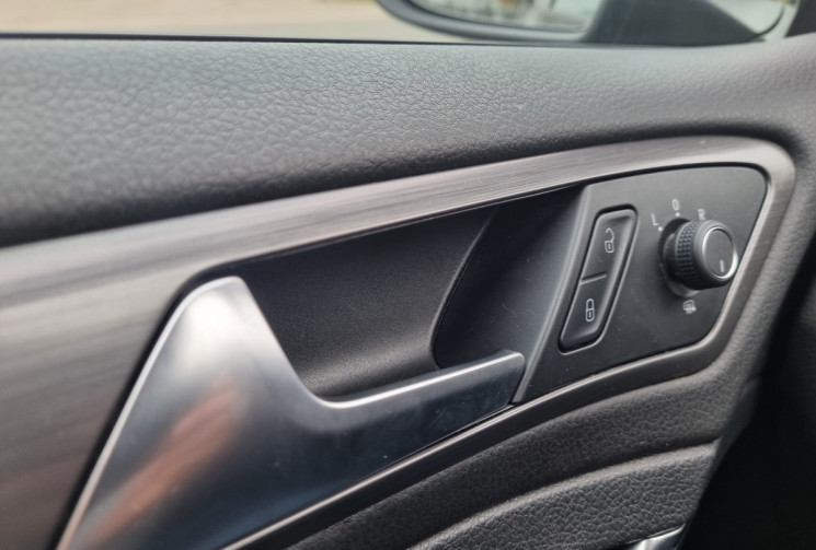 VOLKSWAGEN GOLF 7 Carat 1.6 TDI 115ch * Carplay * sièges chauffants * Régulateur adaptatif 