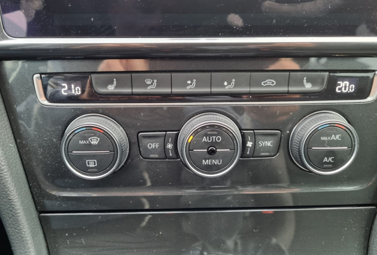 VOLKSWAGEN GOLF 7 Carat 1.6 TDI 115ch * Carplay * sièges chauffants * Régulateur adaptatif 