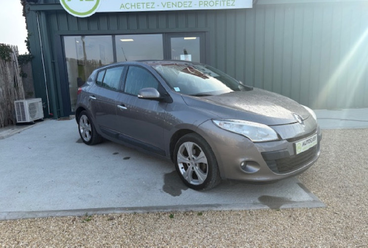 RENAULT MEGANE III Hatchback 1.5 dCi 110 FAP eco2 Dynamique 