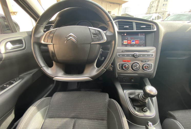 Citroën C4 BlueHDi 120 CH Millenium/ CARNET D'ENTRETIEN COMPLET