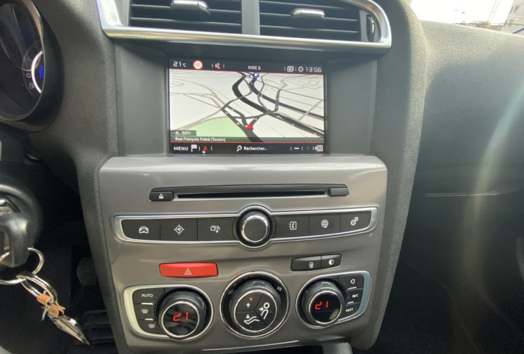 Citroën C4 BlueHDi 120 CH Millenium/ CARNET D'ENTRETIEN COMPLET