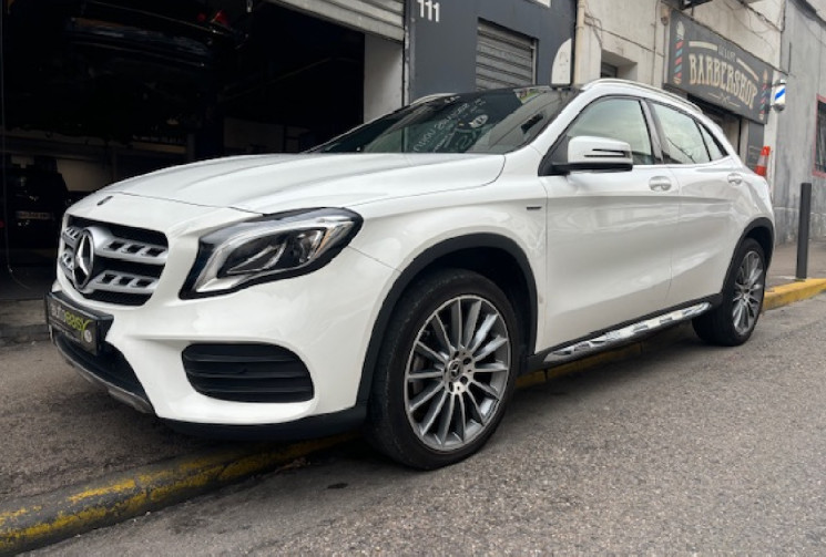 Mercedes GLA AMG starlight Edition 200d 136cv origine France 3eme main /  CAMERA AR / TOIT OUVRANT