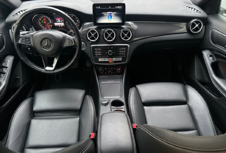Mercedes GLA AMG starlight Edition 200d 136cv origine France 3eme main /  CAMERA AR / TOIT OUVRANT