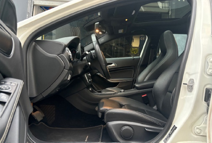 Mercedes GLA AMG starlight Edition 200d 136cv origine France 3eme main /  CAMERA AR / TOIT OUVRANT