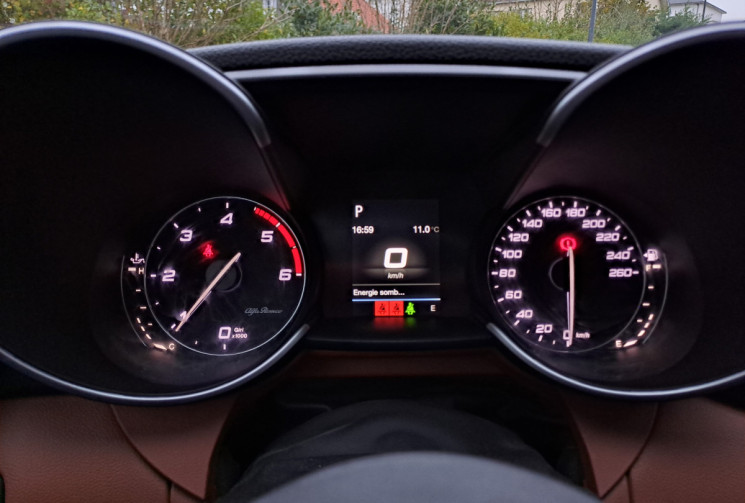 Alfa Romeo GIULIA 2.2 JTD 150 AT8 Super Int Cuir BI-TON