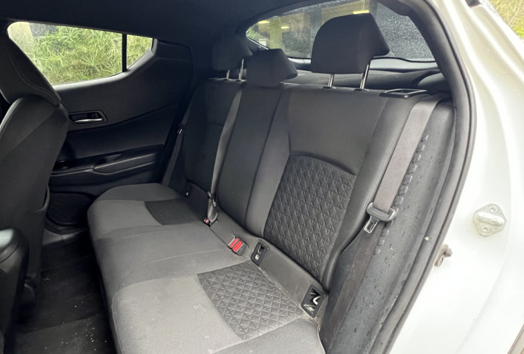 TOYOTA C-HR 184 Edition 2WD E-CVT Hybride / Sièges et Volant Chauffants / Caméra / Garantie 09/2025