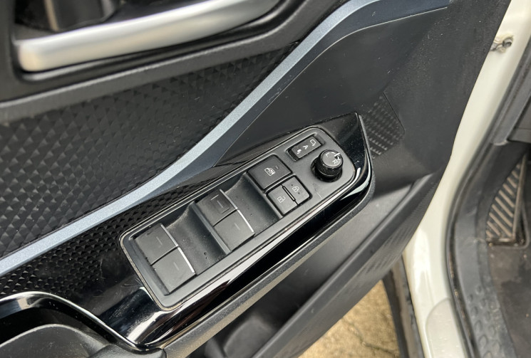 TOYOTA C-HR 184 Edition 2WD E-CVT Hybride / Sièges et Volant Chauffants / Caméra / Garantie 09/2025