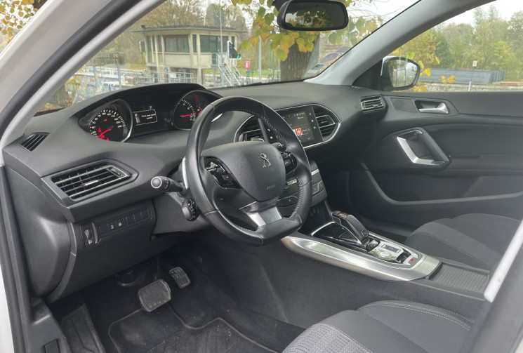 PEUGEOT 308 1.2 THP EAT8 130 ALLURE BOITE AUTO FAIBLE KILOMETRAGE 1ERE MAIN