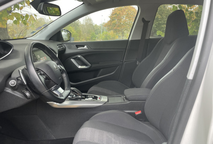 PEUGEOT 308 1.2 THP EAT8 130 ALLURE BOITE AUTO FAIBLE KILOMETRAGE 1ERE MAIN