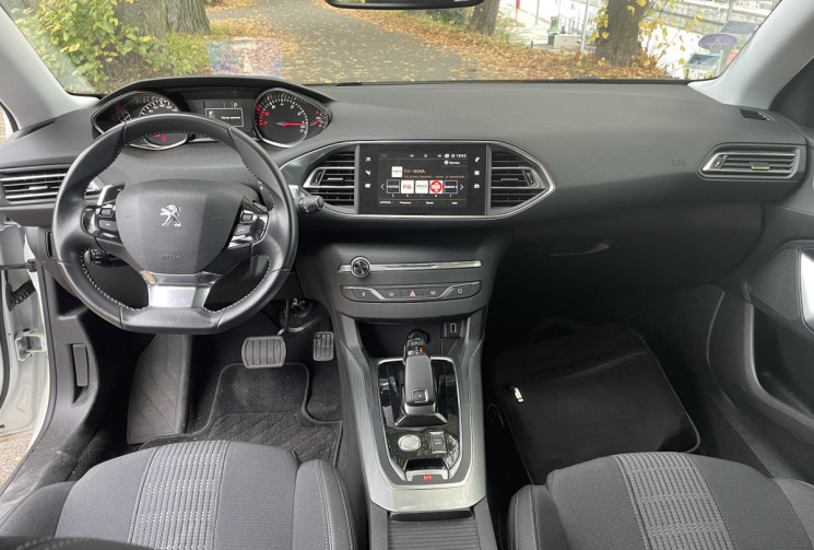 PEUGEOT 308 1.2 THP EAT8 130 ALLURE BOITE AUTO FAIBLE KILOMETRAGE 1ERE MAIN