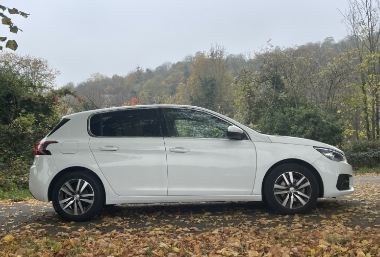 PEUGEOT 308 1.2 THP EAT8 130 ALLURE BOITE AUTO FAIBLE KILOMETRAGE 1ERE MAIN