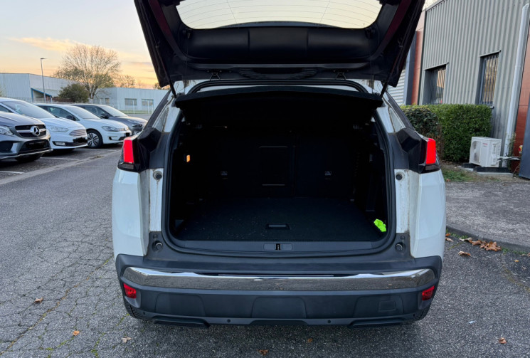 PEUGEOT 3008 1.5 BlueHDi 130 EAT8 / 1ère main 