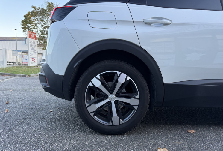 PEUGEOT 3008 1.5 BlueHDi 130 EAT8 / 1ère main 