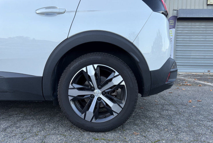PEUGEOT 3008 1.5 BlueHDi 130 EAT8 / 1ère main 