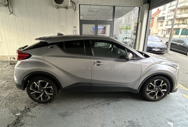 TOYOTA C-HR 122h 2WD COLLECTION 