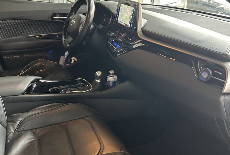 TOYOTA C-HR 122h 2WD COLLECTION 