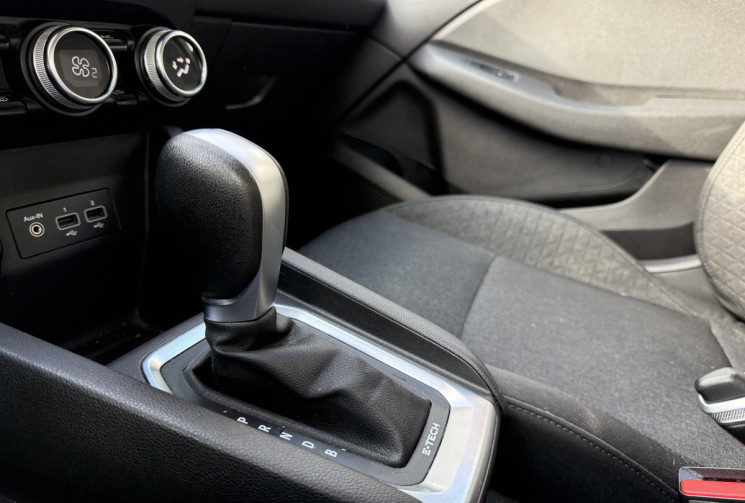 Renault CLIO V 1.6 E-Tech 140ch Business / BOITE NEUVE / CARPLAY