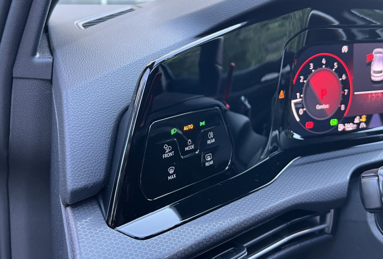 VOLKSWAGEN GOLF 2.0 TSI 300 GTI CLUBSPORT 8 DSG7 / Immat France / Toit Ouvrant / IQ Light / Caméra 