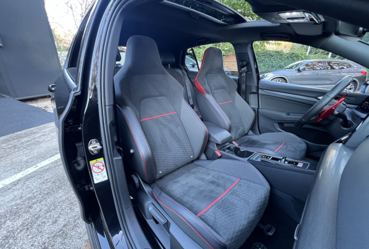 VOLKSWAGEN GOLF 2.0 TSI 300 GTI CLUBSPORT 8 DSG7 / Immat France / Toit Ouvrant / IQ Light / Caméra 