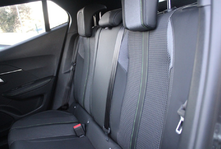PEUGEOT 2008 1.2 130 cv FINITION GT   12 000 KM !!!!!!