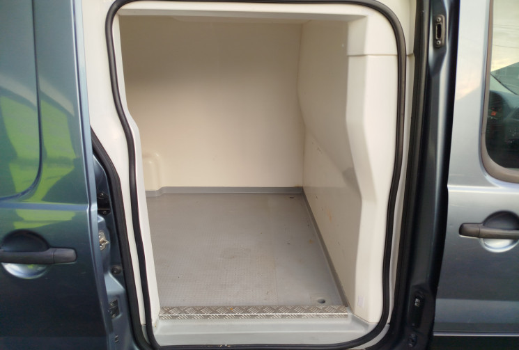 PEUGEOT EXPERT 2.0 HDi 128 ch / Fourgon long / Isotherme