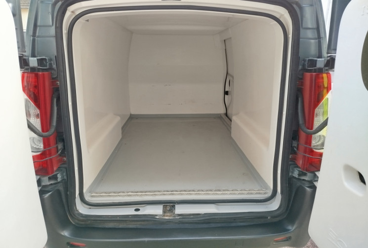 PEUGEOT EXPERT 2.0 HDi 128 ch / Fourgon long / Isotherme