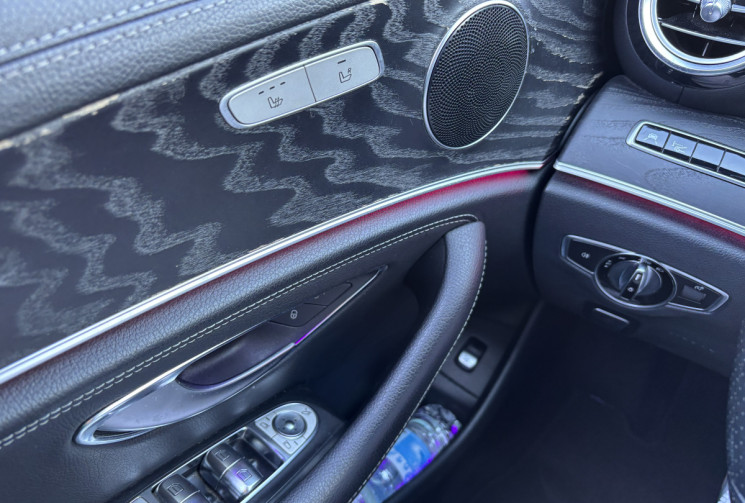 MERCEDES CLASSE E W213 Pack AMG 2.0 E 220 D * CAR PLAY * CAMERA DE RECUL * TOIT OUVRANT PANO