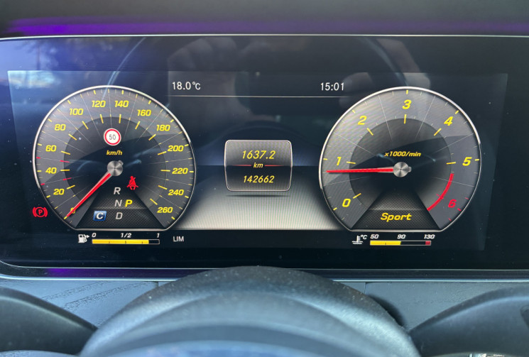 MERCEDES CLASSE E W213 Pack AMG 2.0 E 220 D * CAR PLAY * CAMERA DE RECUL * TOIT OUVRANT PANO