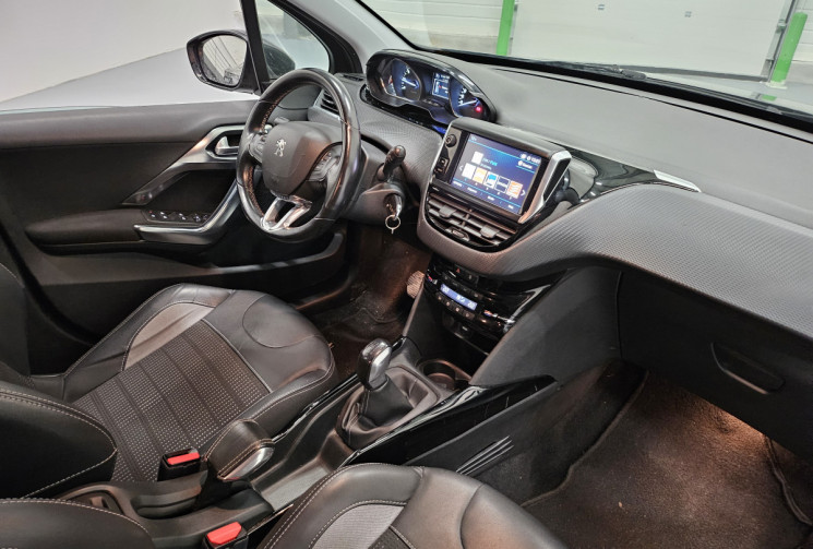 PEUGEOT 2008 1.2  110ch Allure S&S / caplay / distribution ok