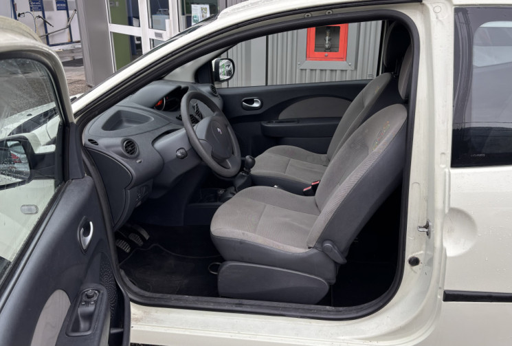 RENAULT TWINGO II 1.2 16V 75 Limited edition Walkman