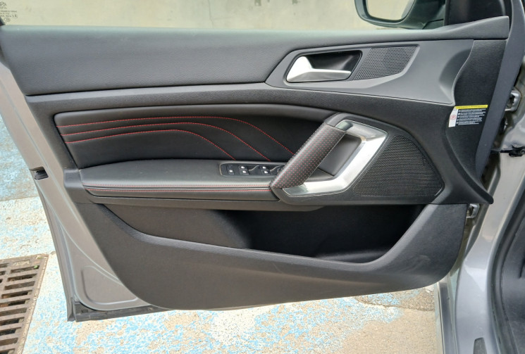 Peugeot 308 II 1.2 e-THP 12V 130 GT LINE 
