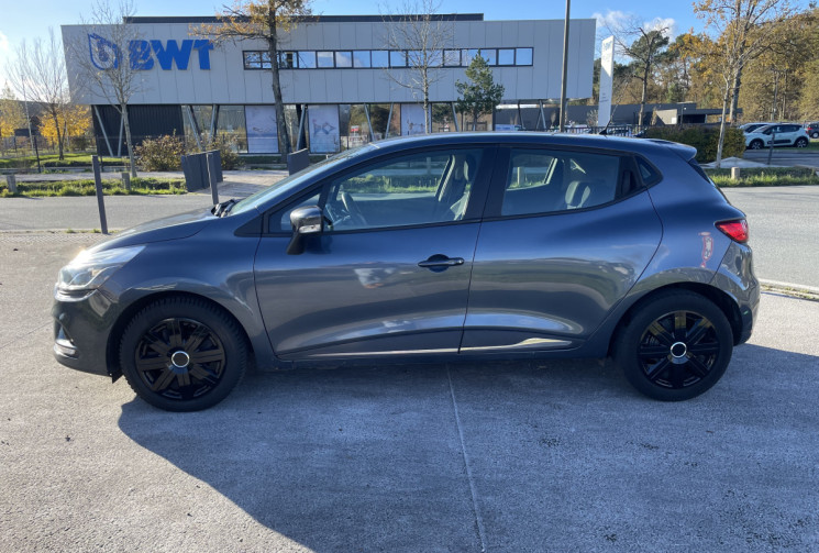 Renault Clio BUSINESS Phase 2 0.9 TCe 90 cv * CARPLAY* ENTRETIEN A JOUR *             Renault Clio BUSINESS Phase 2 0.9 TCe 90 cv * CARPLAY* ENTRETIEN A JOUR *