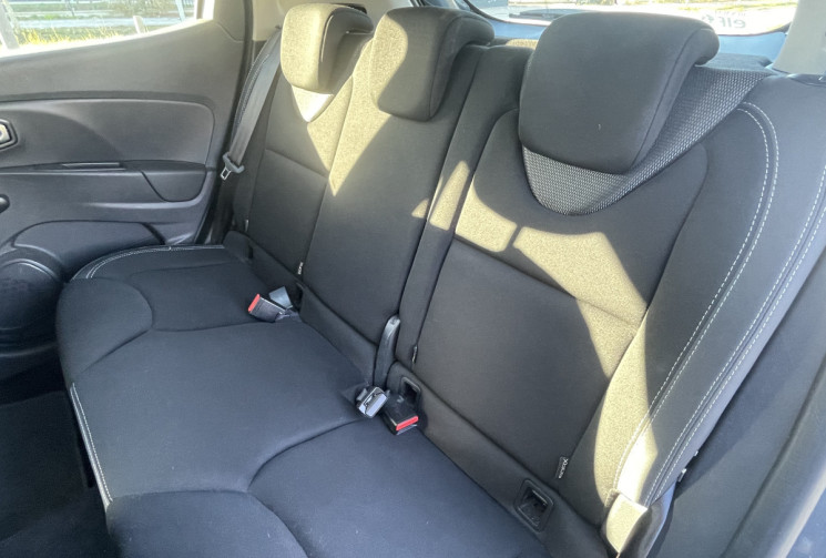 Renault Clio BUSINESS Phase 2 0.9 TCe 90 cv * CARPLAY* ENTRETIEN A JOUR *             Renault Clio BUSINESS Phase 2 0.9 TCe 90 cv * CARPLAY* ENTRETIEN A JOUR *