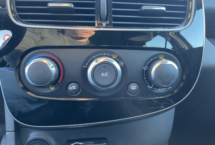 Renault Clio BUSINESS Phase 2 0.9 TCe 90 cv * CARPLAY* ENTRETIEN A JOUR *             Renault Clio BUSINESS Phase 2 0.9 TCe 90 cv * CARPLAY* ENTRETIEN A JOUR *