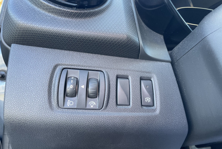 Renault Clio BUSINESS Phase 2 0.9 TCe 90 cv * CARPLAY* ENTRETIEN A JOUR *             Renault Clio BUSINESS Phase 2 0.9 TCe 90 cv * CARPLAY* ENTRETIEN A JOUR *