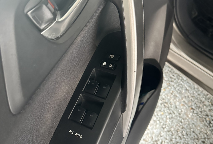 TOYOTA AURIS  II Ph1 DYNAMIC FULL OPTION 