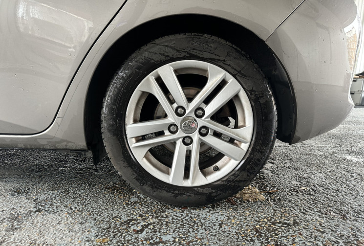 TOYOTA AURIS  II Ph1 DYNAMIC FULL OPTION 