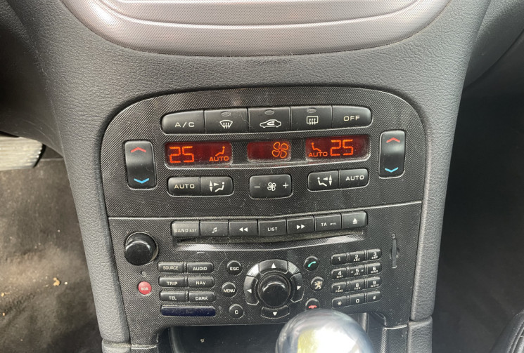 Peugeot 607 2.7 HDI PHASE 2 FELINE BOITE AUTO 1ERE MAIN 204 V6