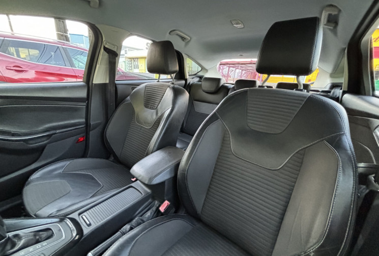 FORD FOCUS 1.0 EcoBoost 125 cv Stop&Start Titanium boite auto // Courroie de distribution neuve