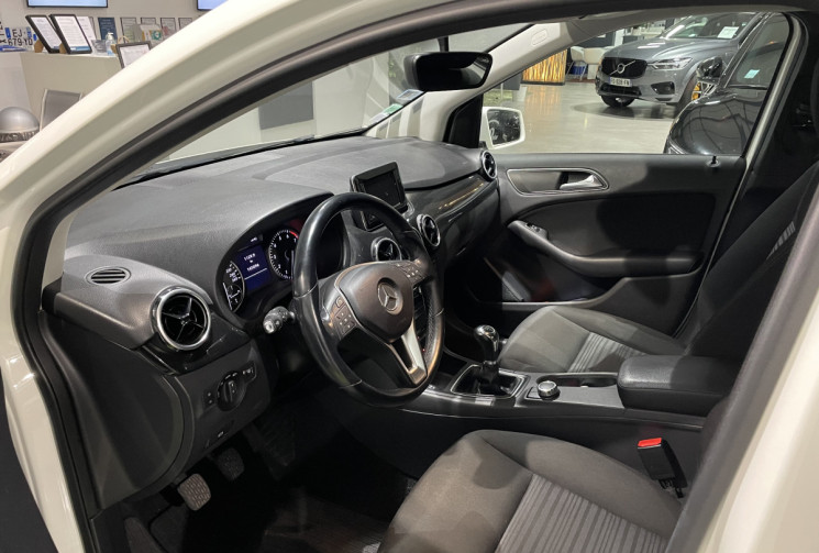 MERCEDES CLASSE B 180 design executive 122 ch