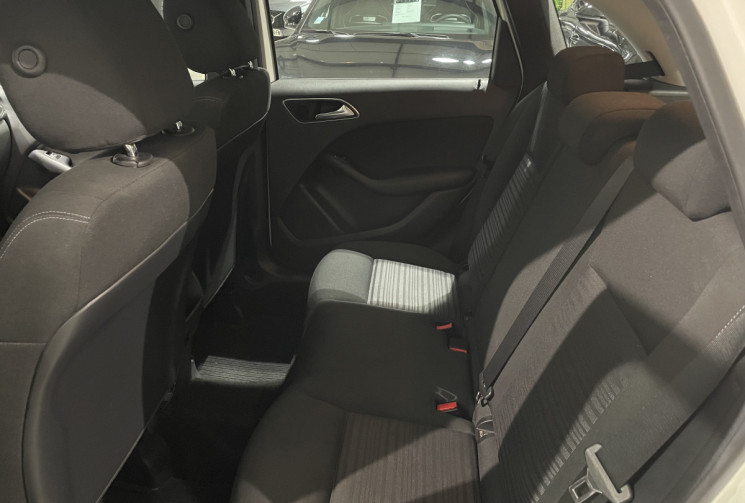 MERCEDES CLASSE B 180 design executive 122 ch