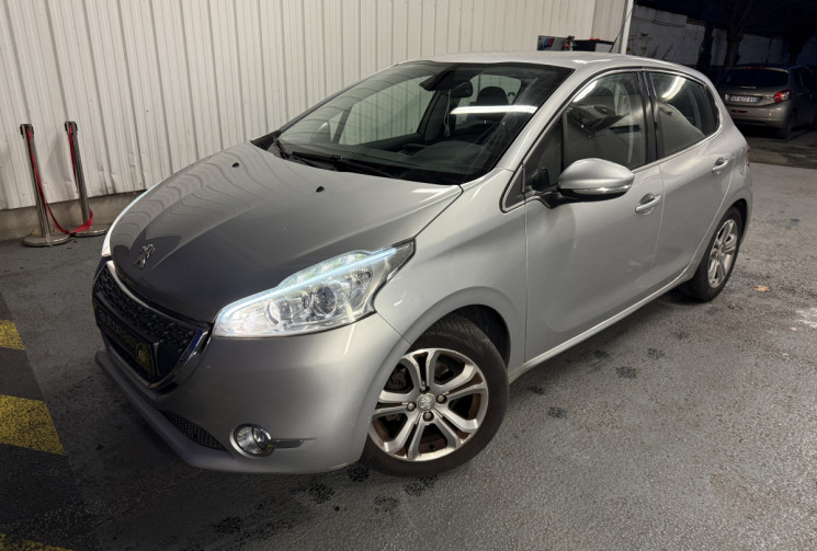PEUGEOT 208 1.2 68 allure 