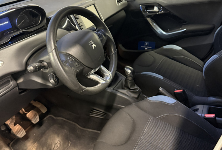 PEUGEOT 208 1.2 68 allure 