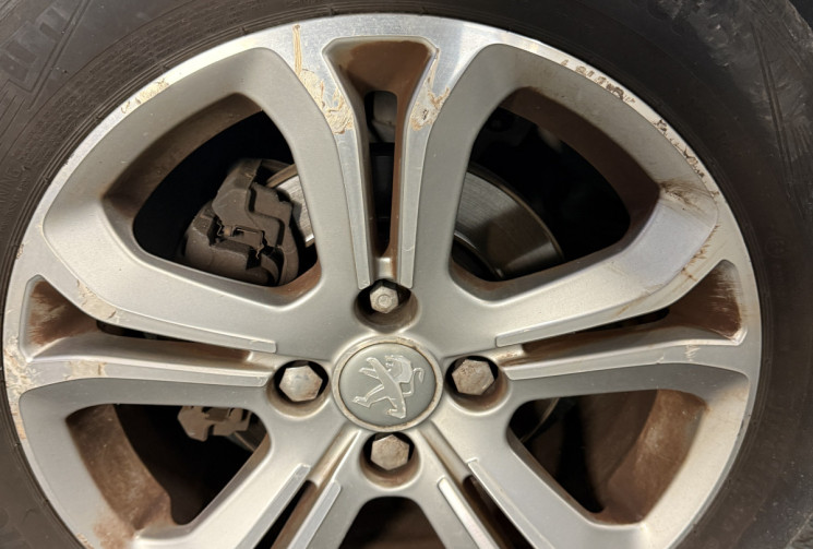 PEUGEOT 208 1.2 68 allure 