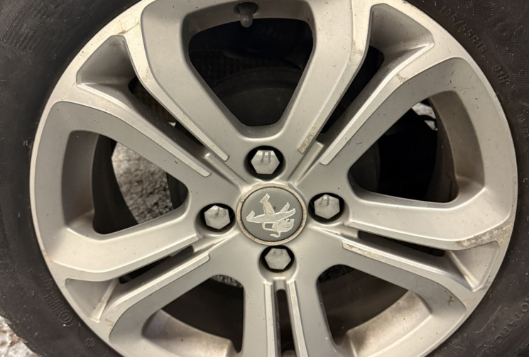 PEUGEOT 208 1.2 68 allure 