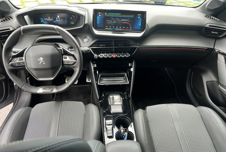 Peugeot 208  II (P21) e-208 100kW 136 cv GT
