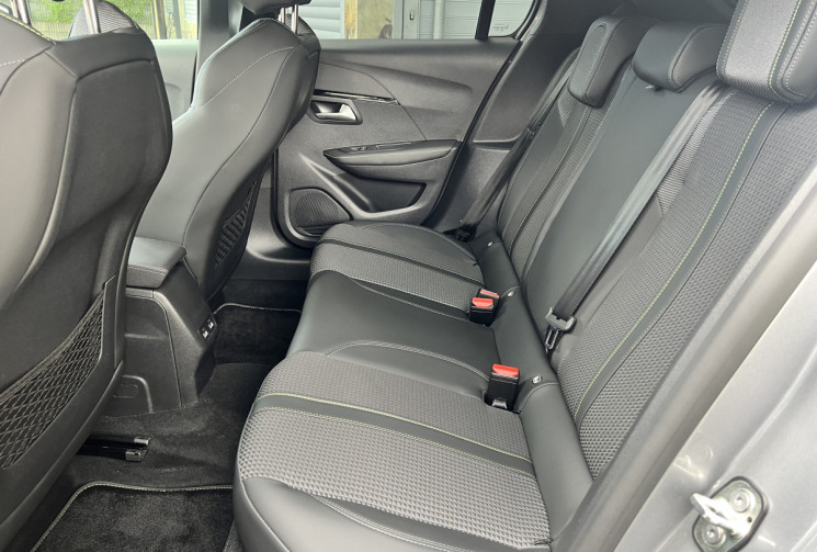 Peugeot 208  II (P21) e-208 100kW 136 cv GT