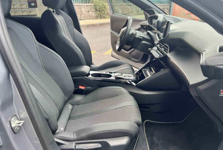 Peugeot 208  II (P21) e-208 100kW 136 cv GT
