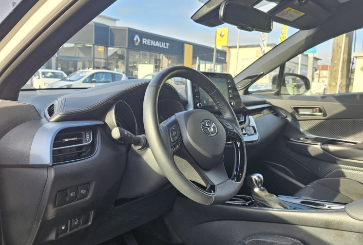 TOYOTA C-HR Phase II 2.0 litres 184h Collection 2WD E-CVT MY22 Cuir Alcantara suivi Toyota