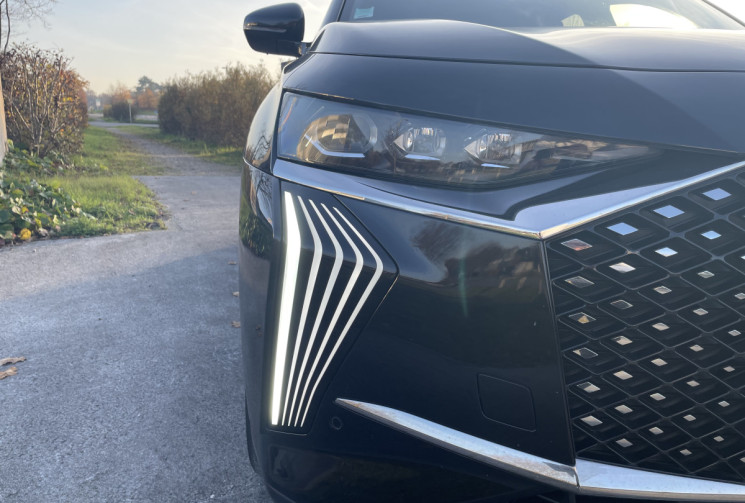 DS DS 7 CROSSBACK E-TENSE HYBRID 300 Rivoli 4x4 * LED vision * Toit ouvrant * Sièges élec chauffants